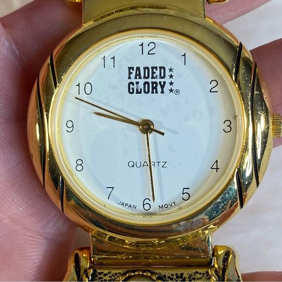 Faded Glory Vintage Gold Etched Watch White Dial Quartz Movement w Rhinestones - Picture 3 of 7